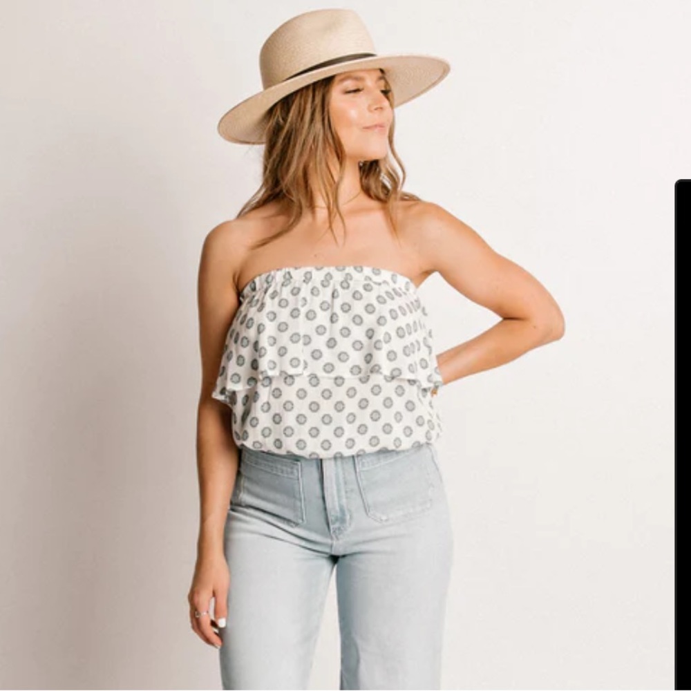 Cute Strapless Blouse